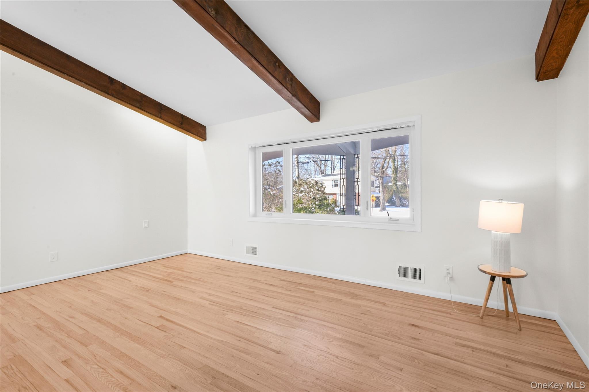 #4 photo, 25 Wood Hollow Lane, New Rochelle , NY 10804