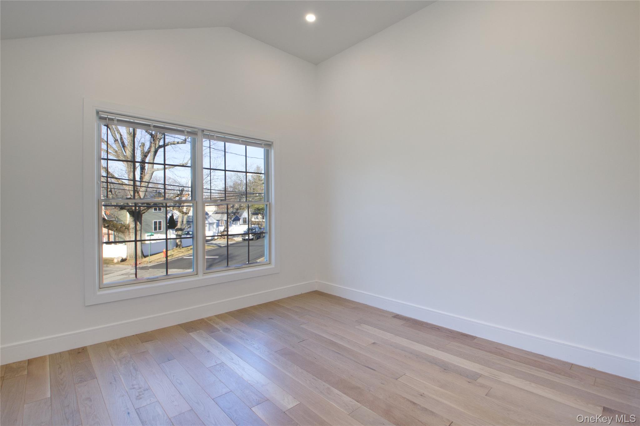 #16 photo, 1 Manhasset Avenue, Port Washington , NY 11050