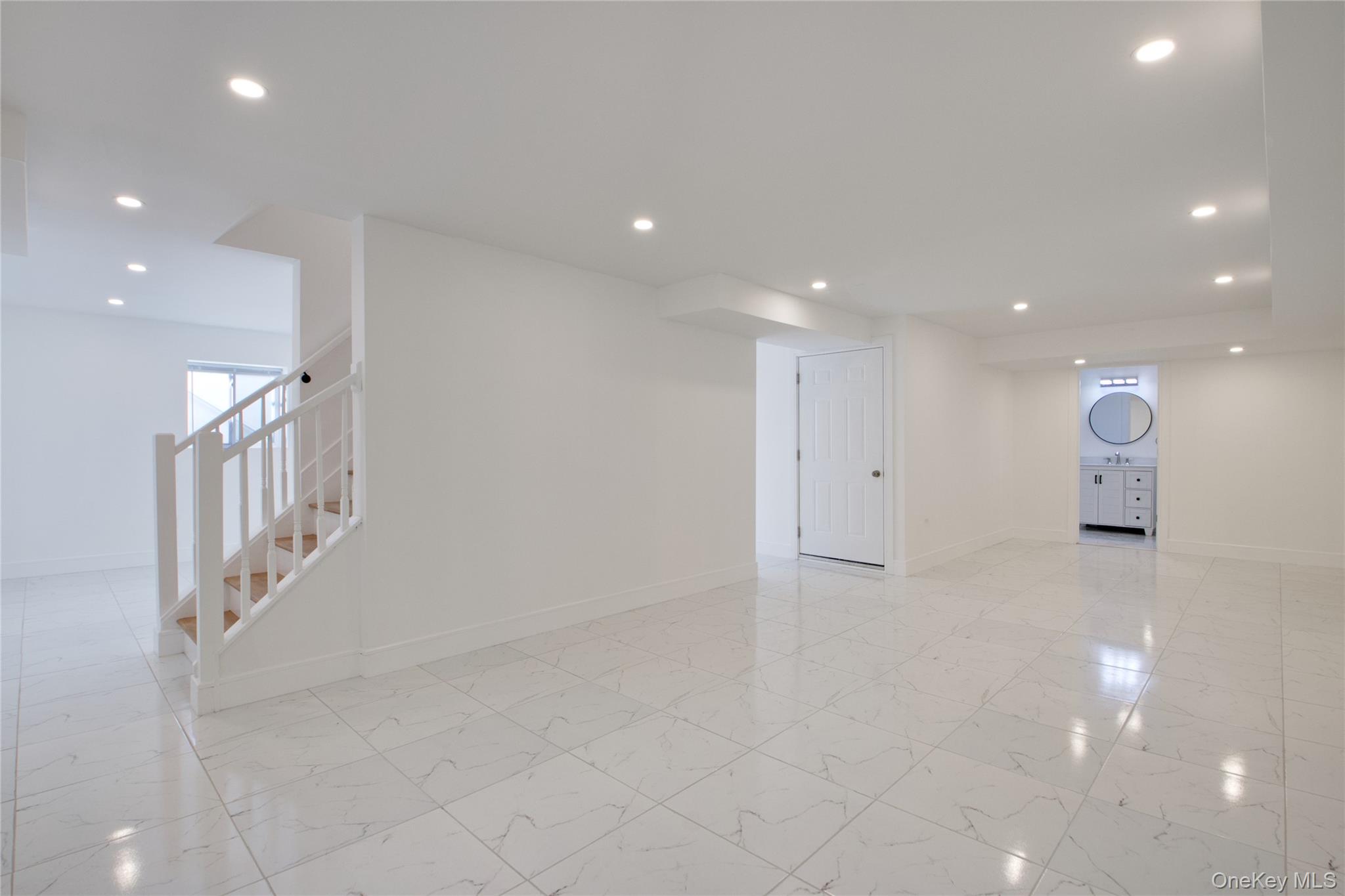 #20 photo, 1 Manhasset Avenue, Port Washington , NY 11050