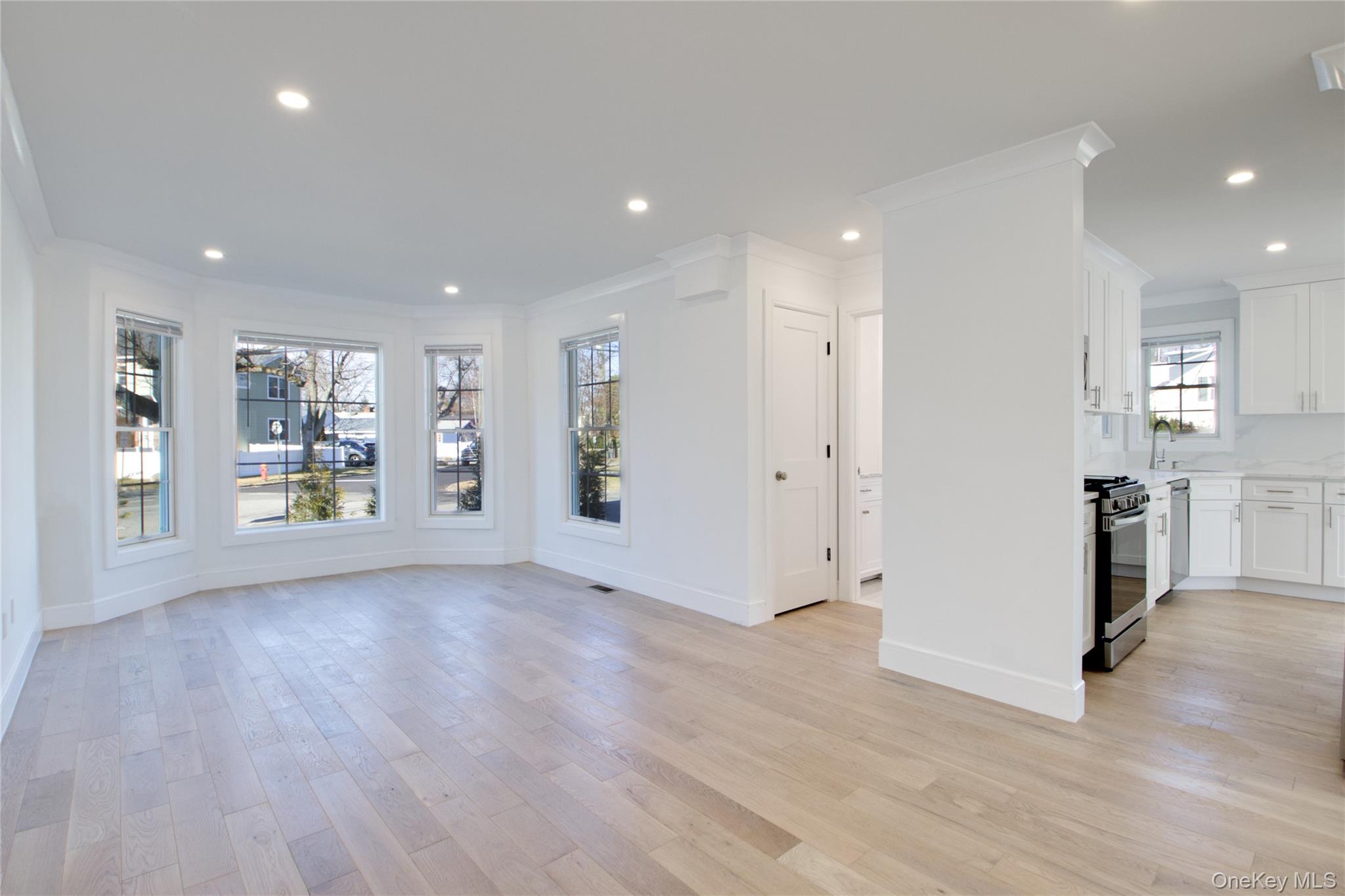 #7 photo, 1 Manhasset Avenue, Port Washington , NY 11050