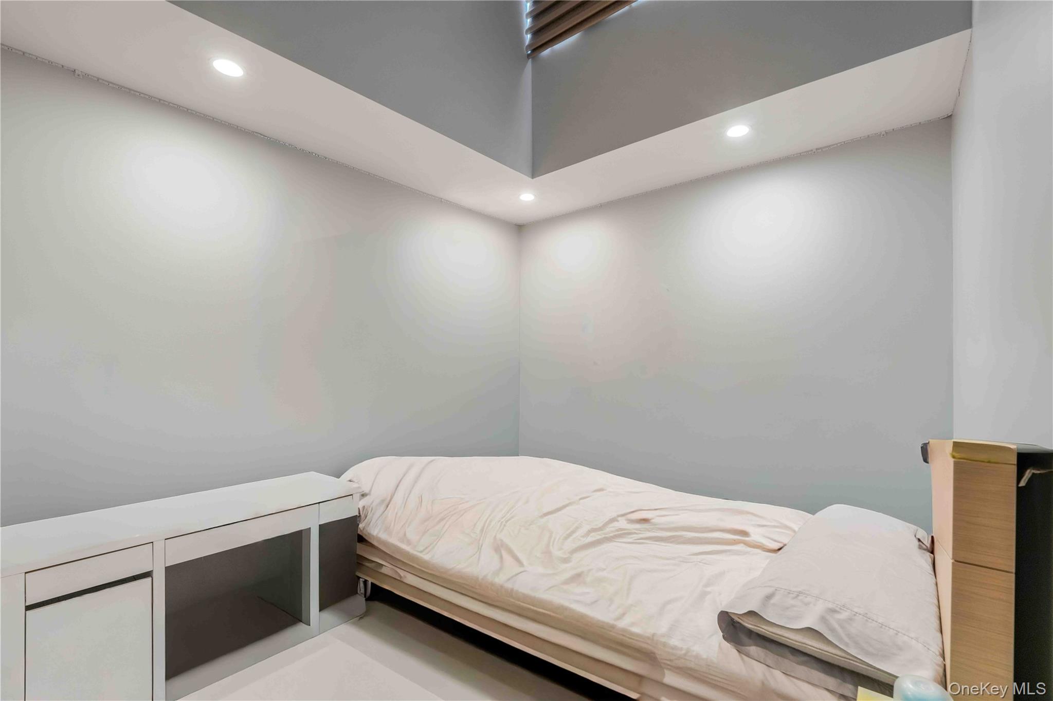 #14 photo, 1324 Robin Lane, Bayside , NY 11360