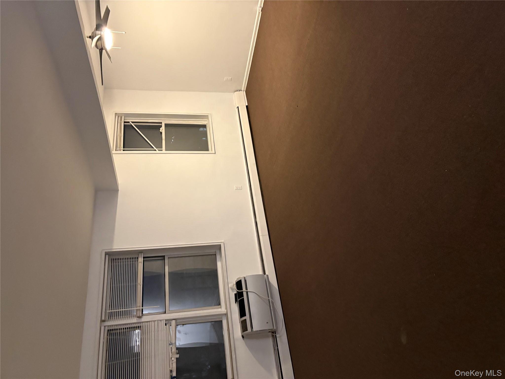 #4 photo, 15105 Cross Island Pkwy, Whitestone , NY 11357