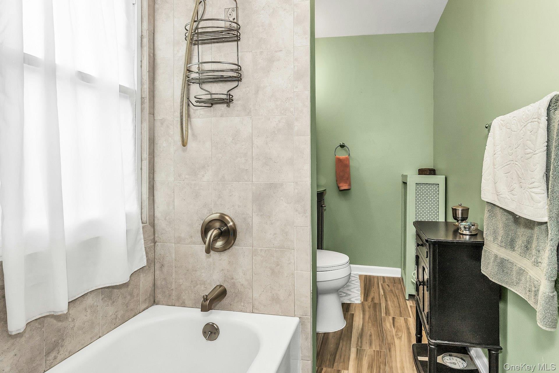 #19 photo, 9 Belmont Avenue, Floral Park , NY 11001