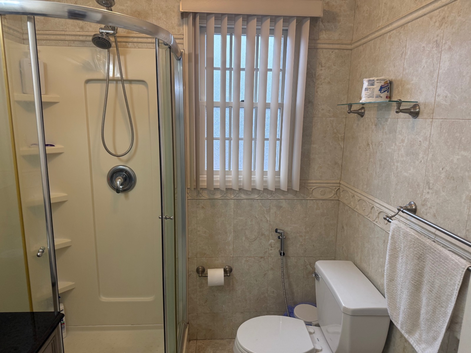 #12 photo, 284 Semton Blvd, Franklin Square , NY 11010