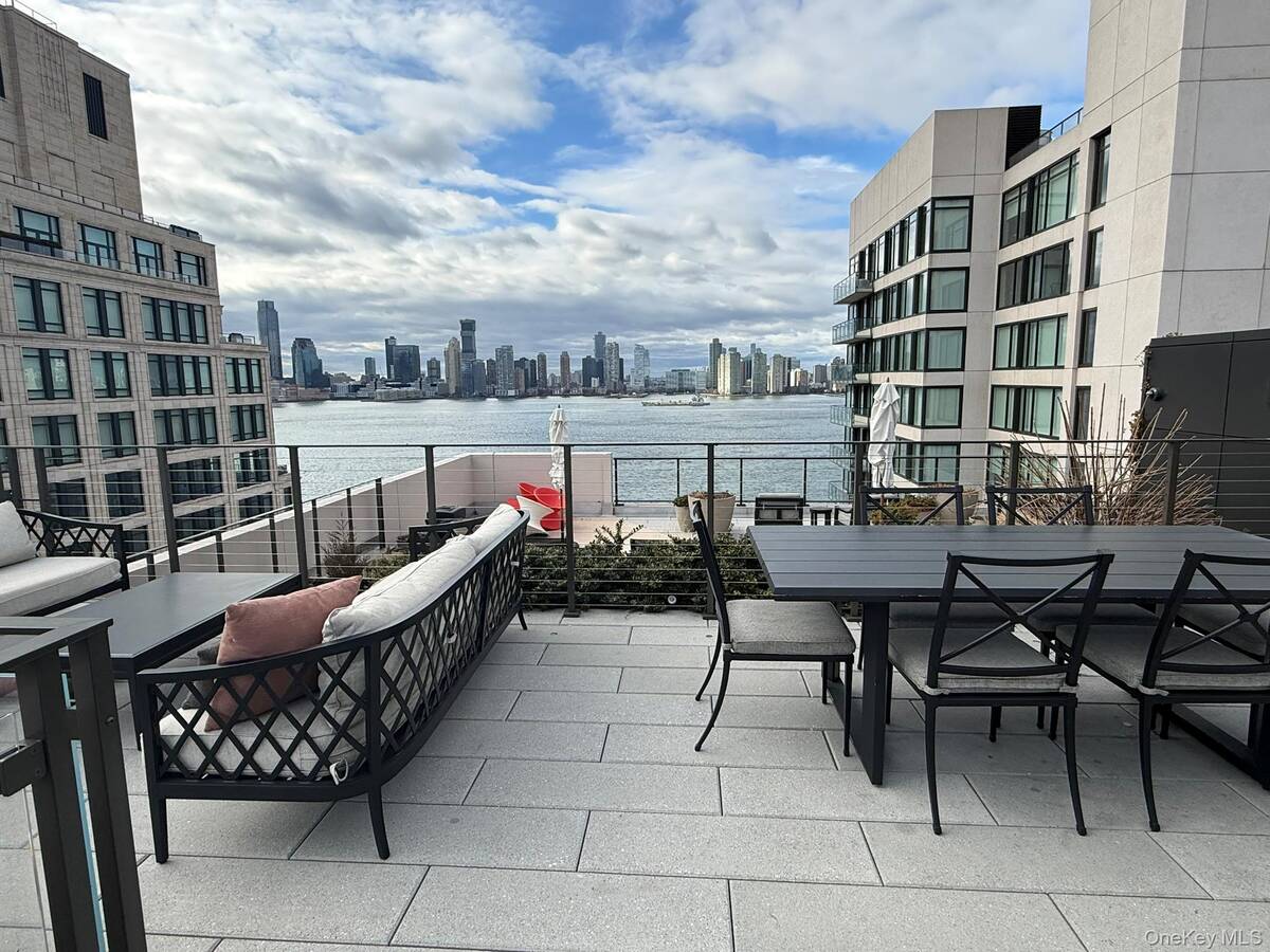 #24 photo, 450 Washington Street, #306, New York (Manhattan) , NY 10013