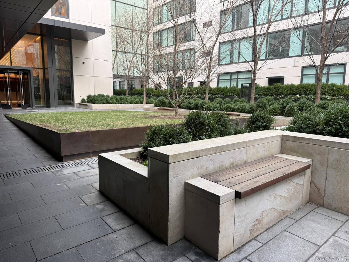 #32 photo, 450 Washington Street, #306, New York (Manhattan) , NY 10013