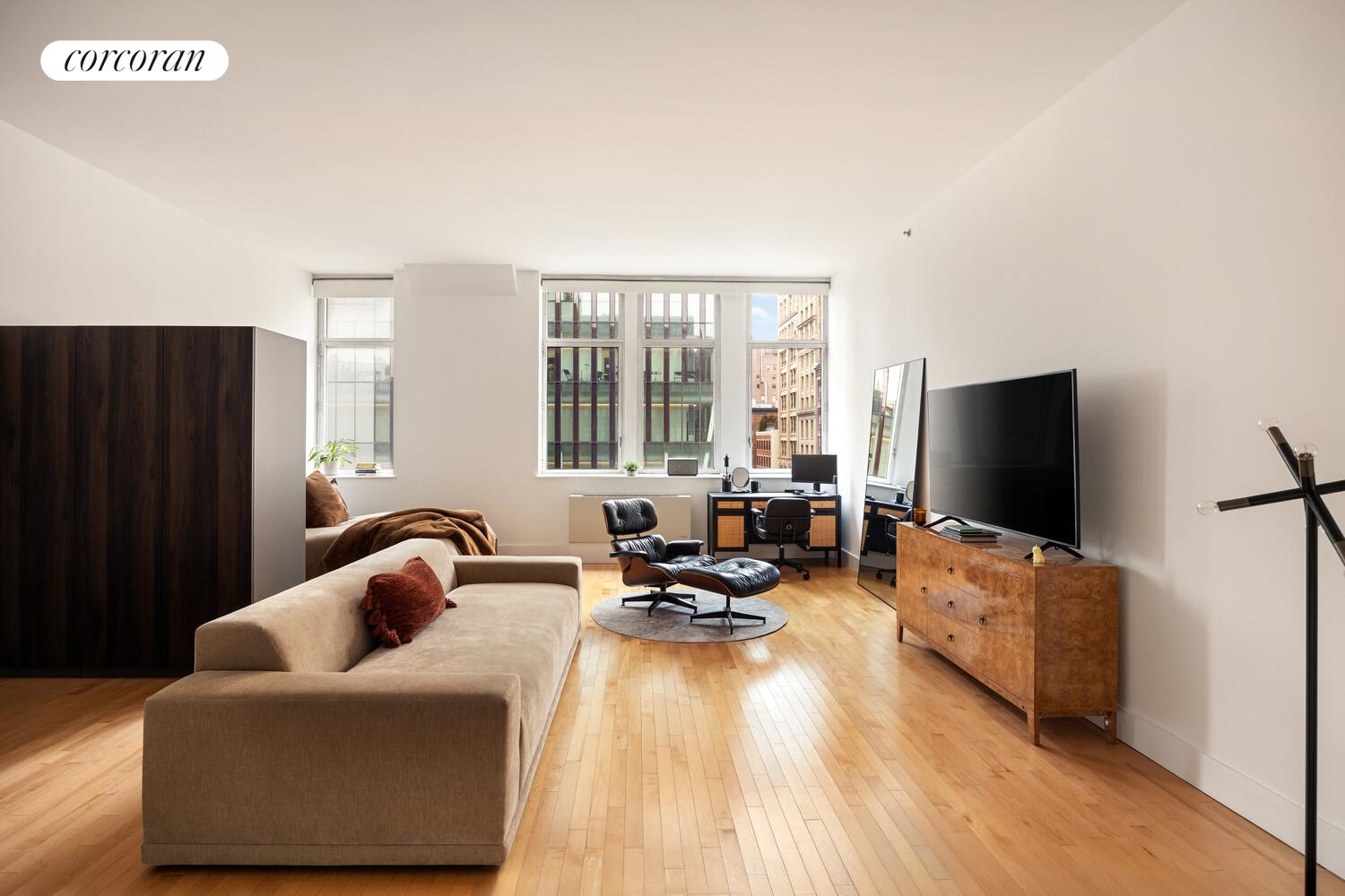 #4 photo, 25 W HOUSTON Street, SoHo , NY 10012