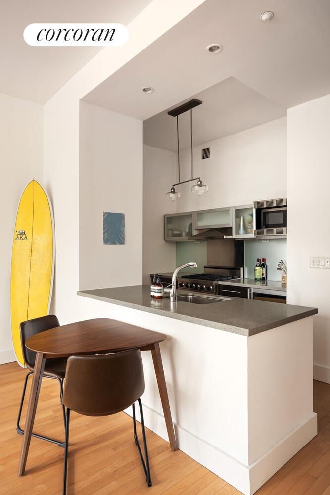 #6 photo, 25 W HOUSTON Street, SoHo , NY 10012