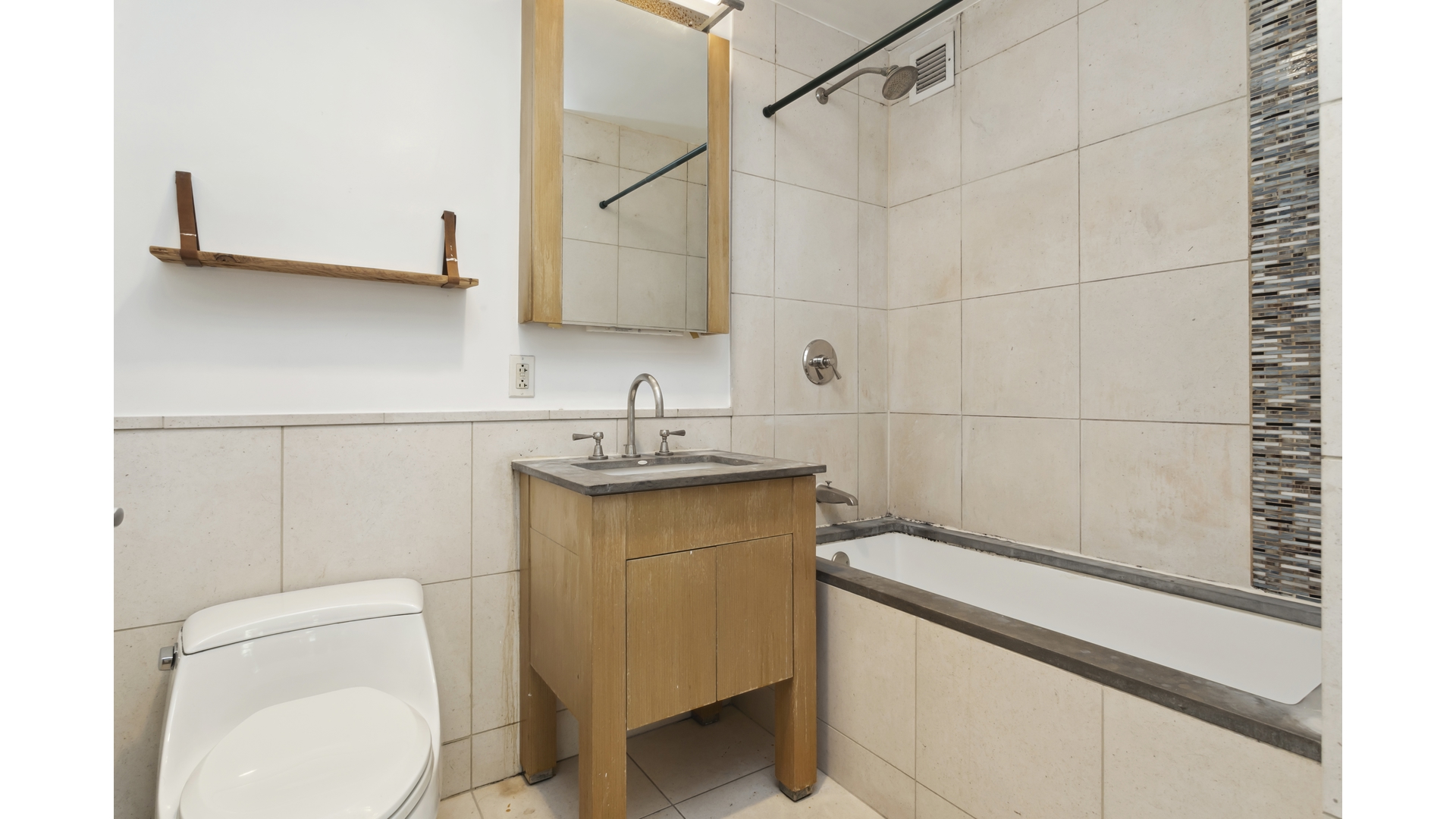 #6 photo, 350 W 42ND Street, Hell's Kitchen , NY 10036