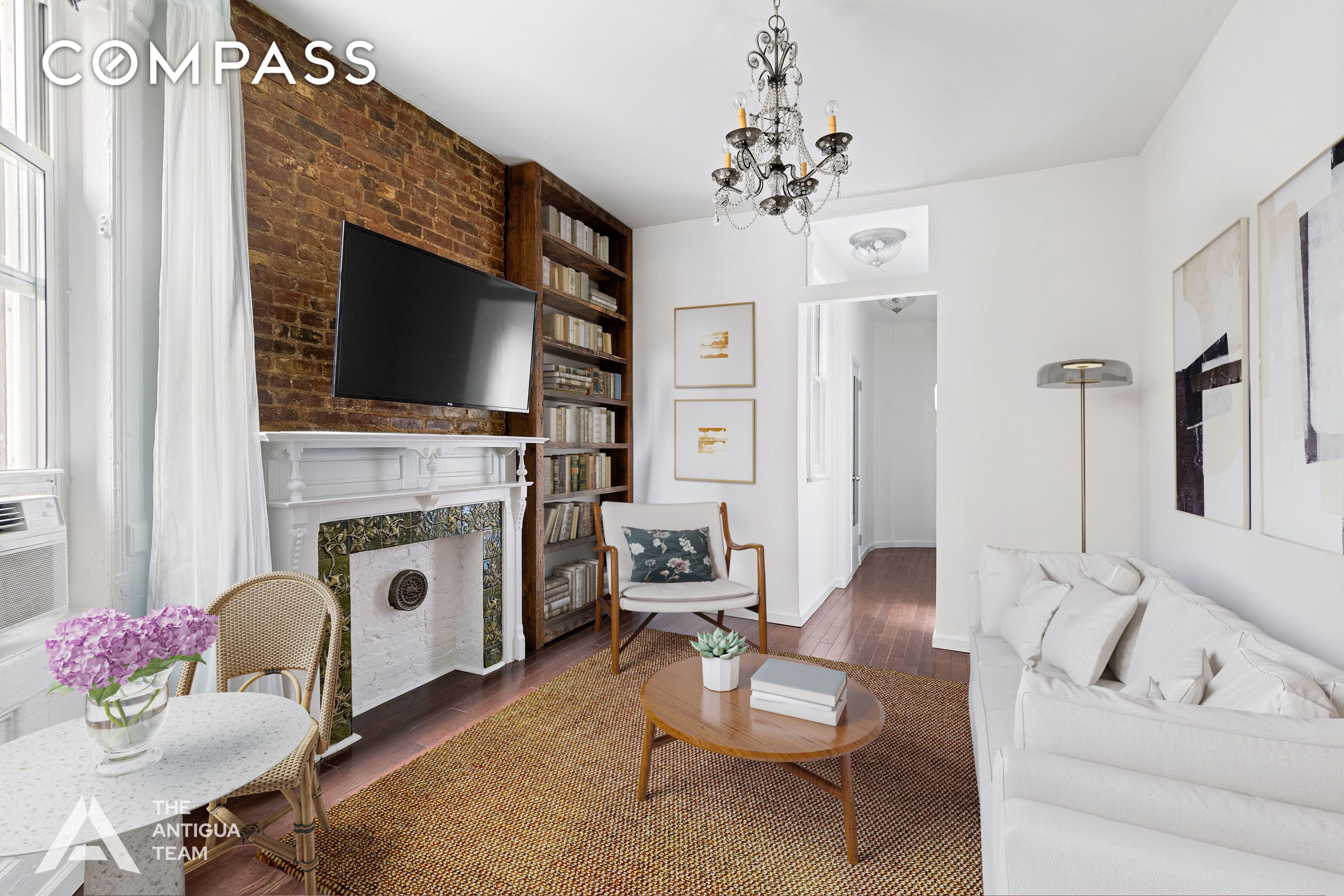 #4 photo, 264 W 22nd Street, Chelsea , NY 10011