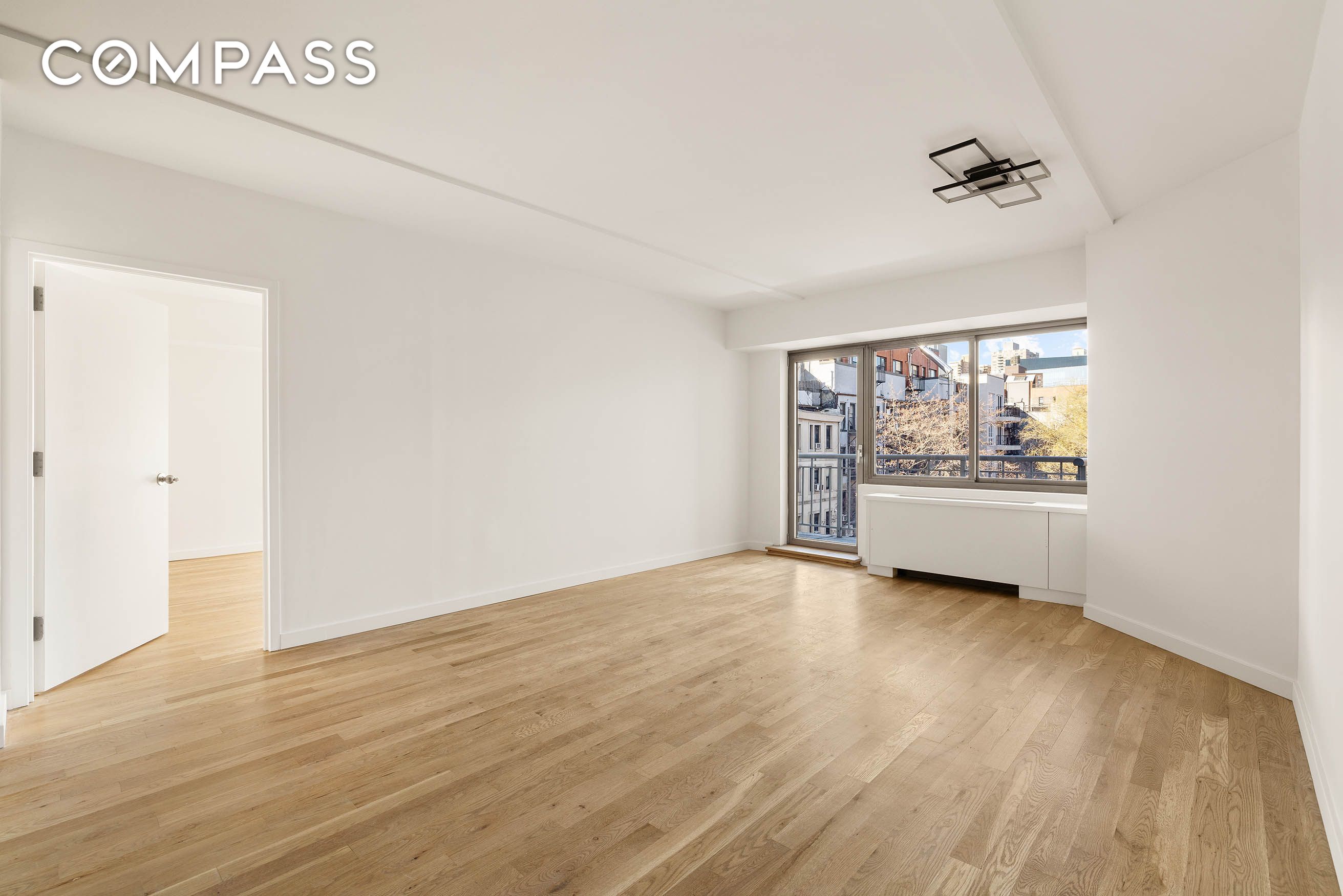 #4 photo, 240 E 10th Street, East Village , NY 10003