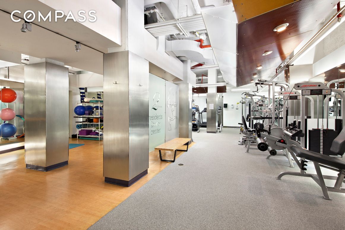 #10 photo, 2 5th Avenue, Greenwich Village , NY 10011