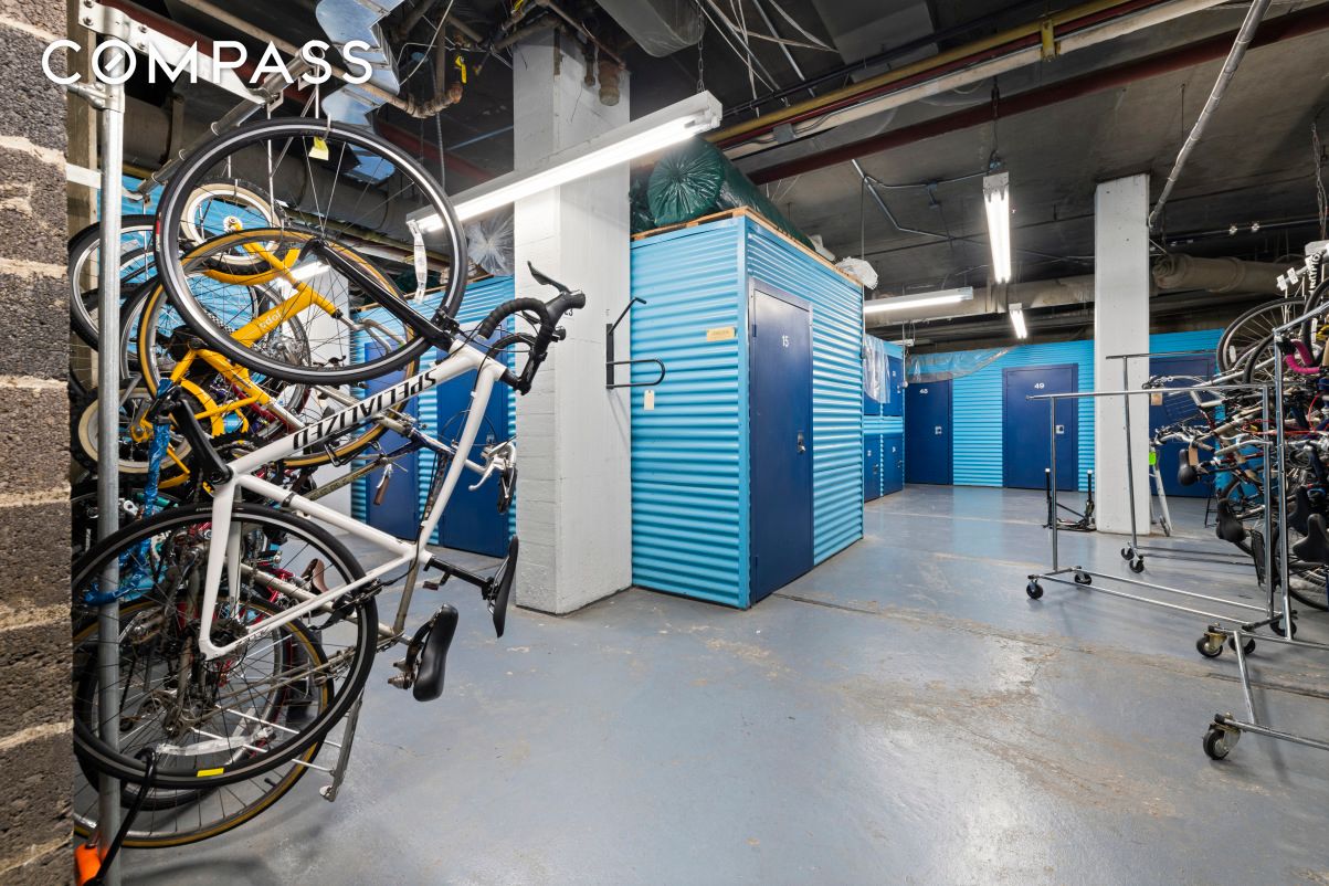 #11 photo, 2 5th Avenue, Greenwich Village , NY 10011