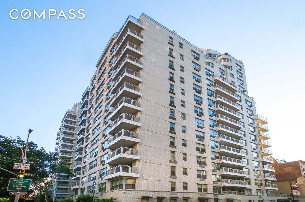 #9 photo, 2 5th Avenue, Greenwich Village , NY 10011