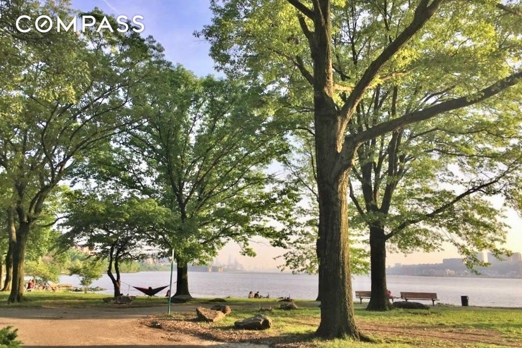 #16 photo, 158-18 Riverside Drive W, Washington Heights , NY 10032