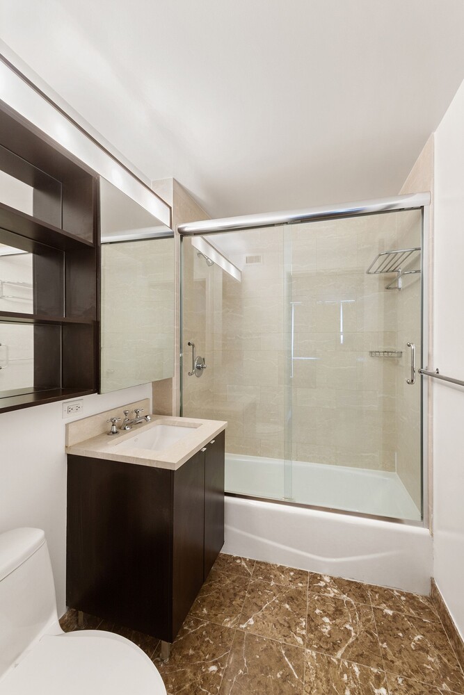 #13 photo, 215 E 96TH Street, Yorkville , NY 10128