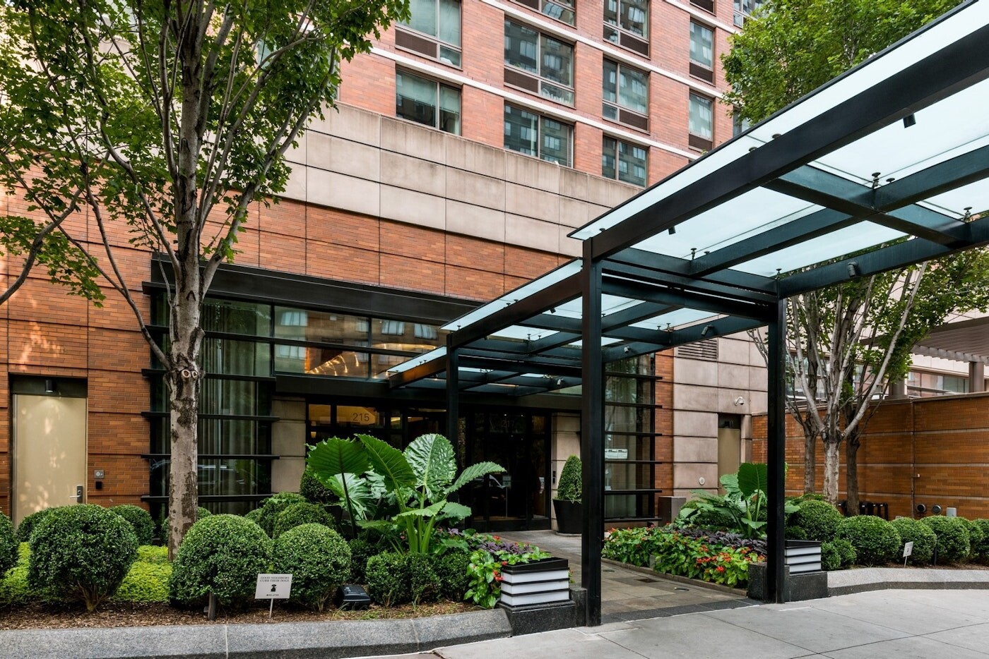 #20 photo, 215 E 96TH Street, Yorkville , NY 10128