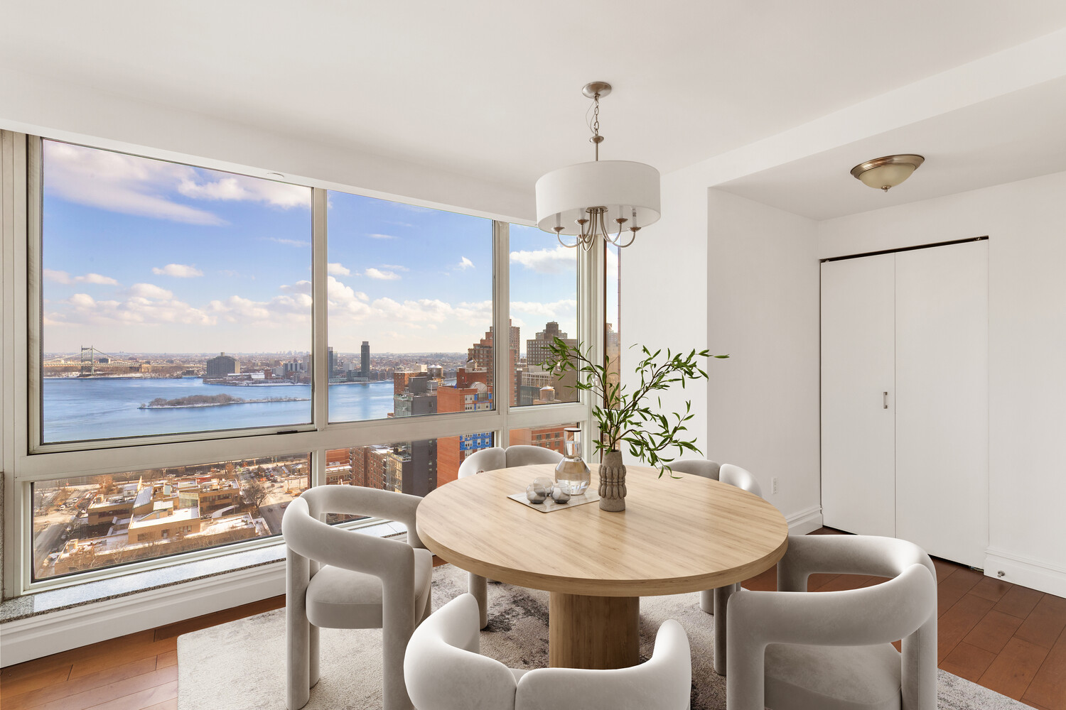 #6 photo, 215 E 96TH Street, Yorkville , NY 10128