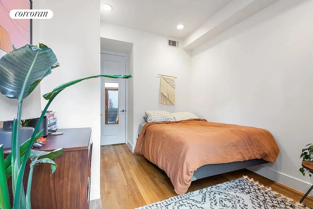 #6 photo, Brooklyn, Greenpoint , NY 11222