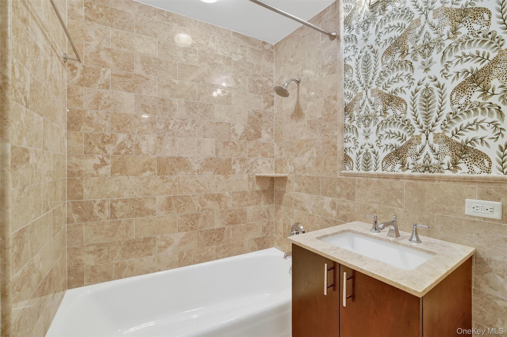 #18 photo, 5 Renaissance Square, White Plains , NY 10601