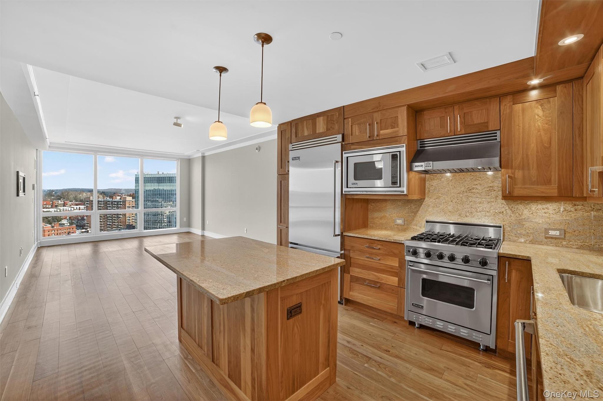 #4 photo, 5 Renaissance Square, White Plains , NY 10601