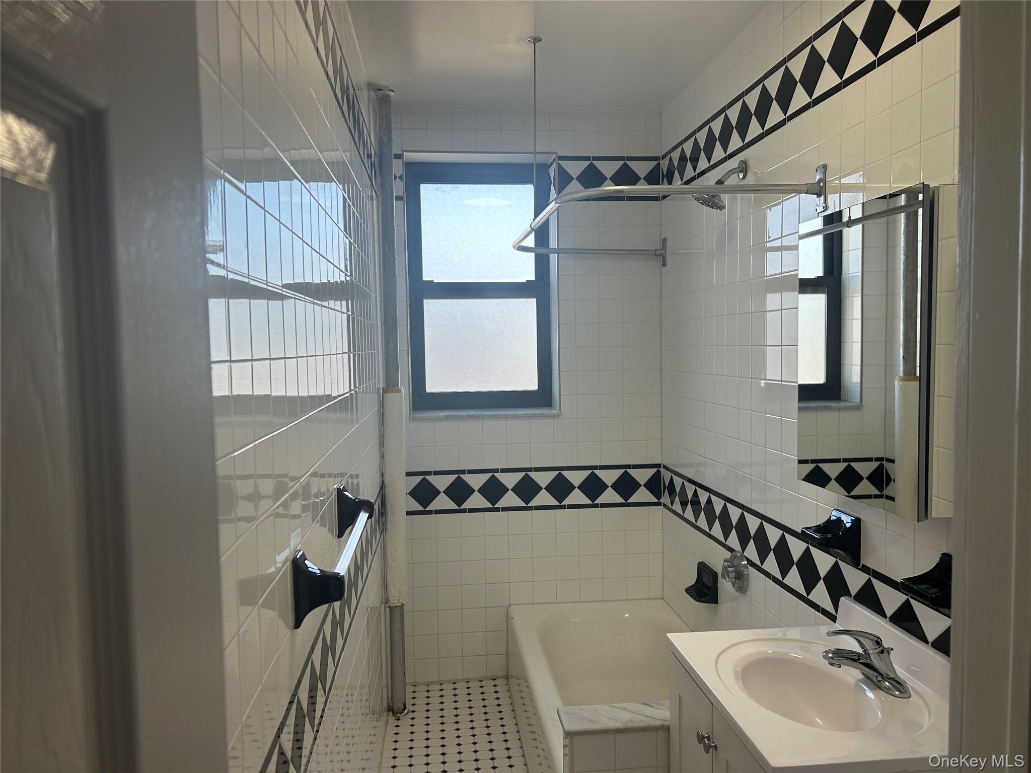 #4 photo, 65 Lincoln Boulevard, Long Beach , NY 11561