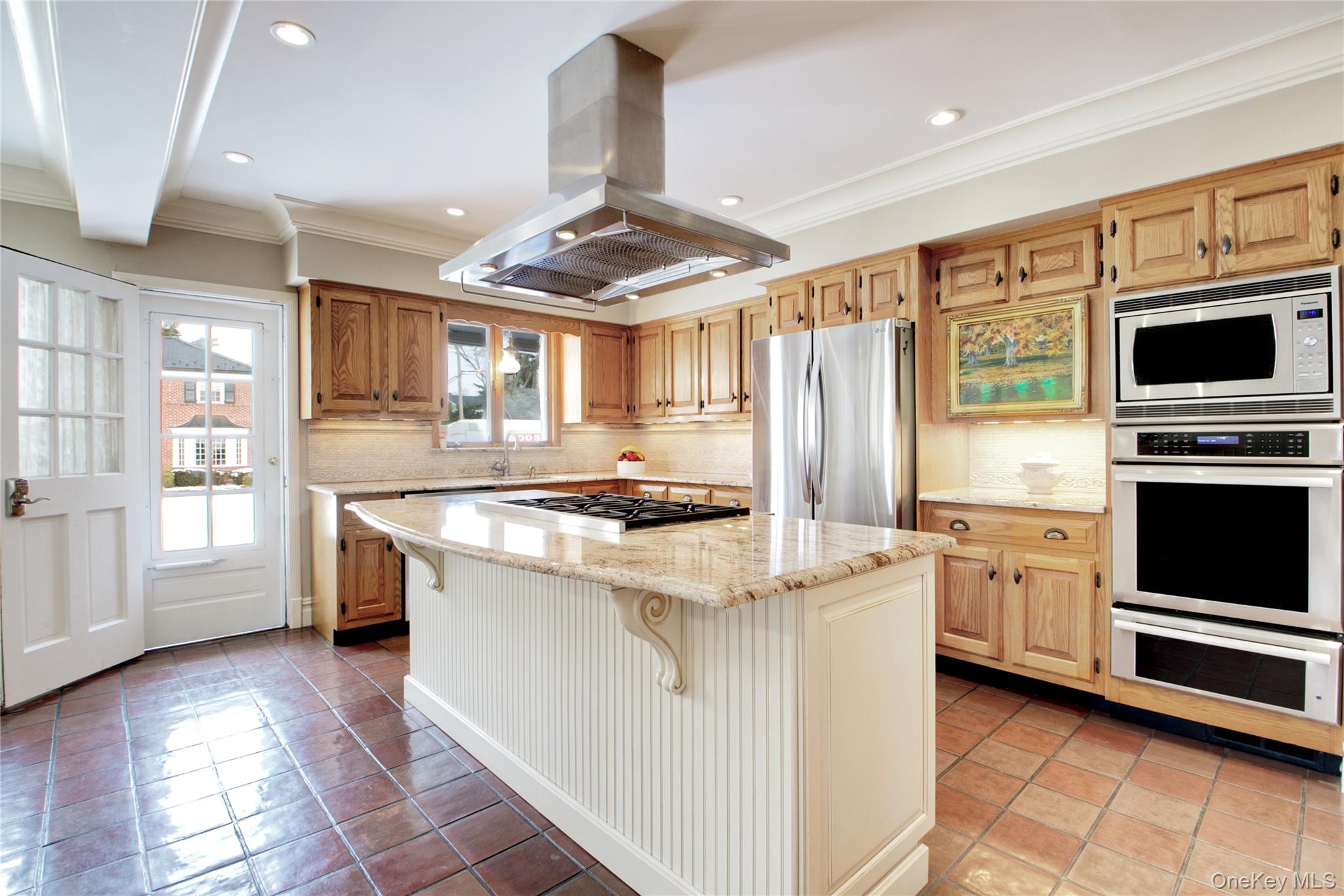 #15 photo, 32 Barnard Place, Manhasset , NY 11030