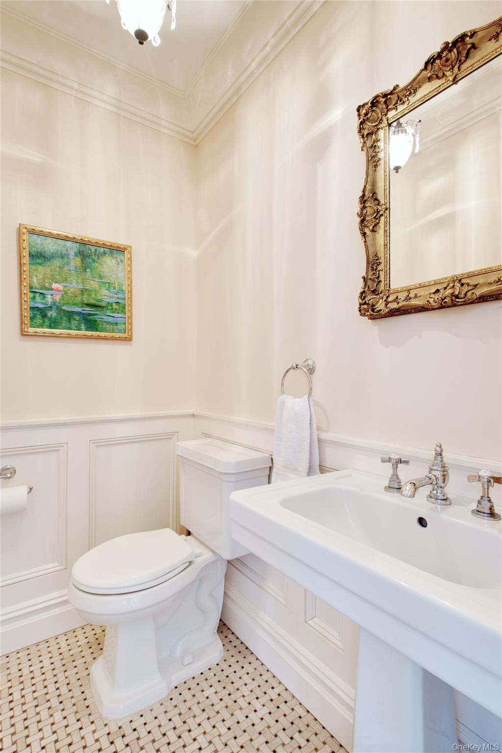 #9 photo, 32 Barnard Place, Manhasset , NY 11030