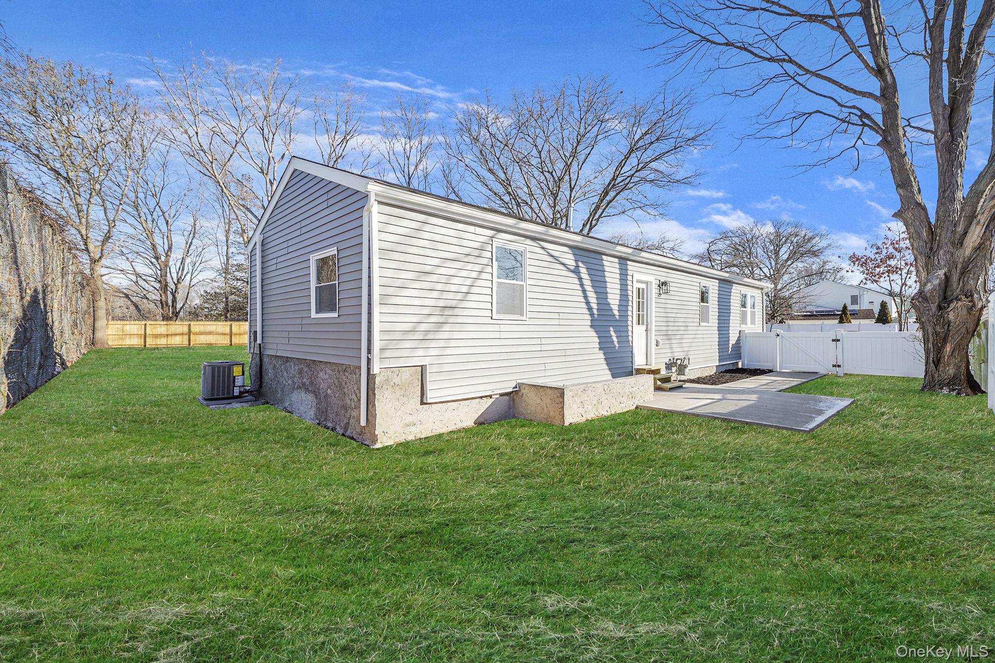 #17 photo, 96 Toomey Road, West Islip , NY 11795