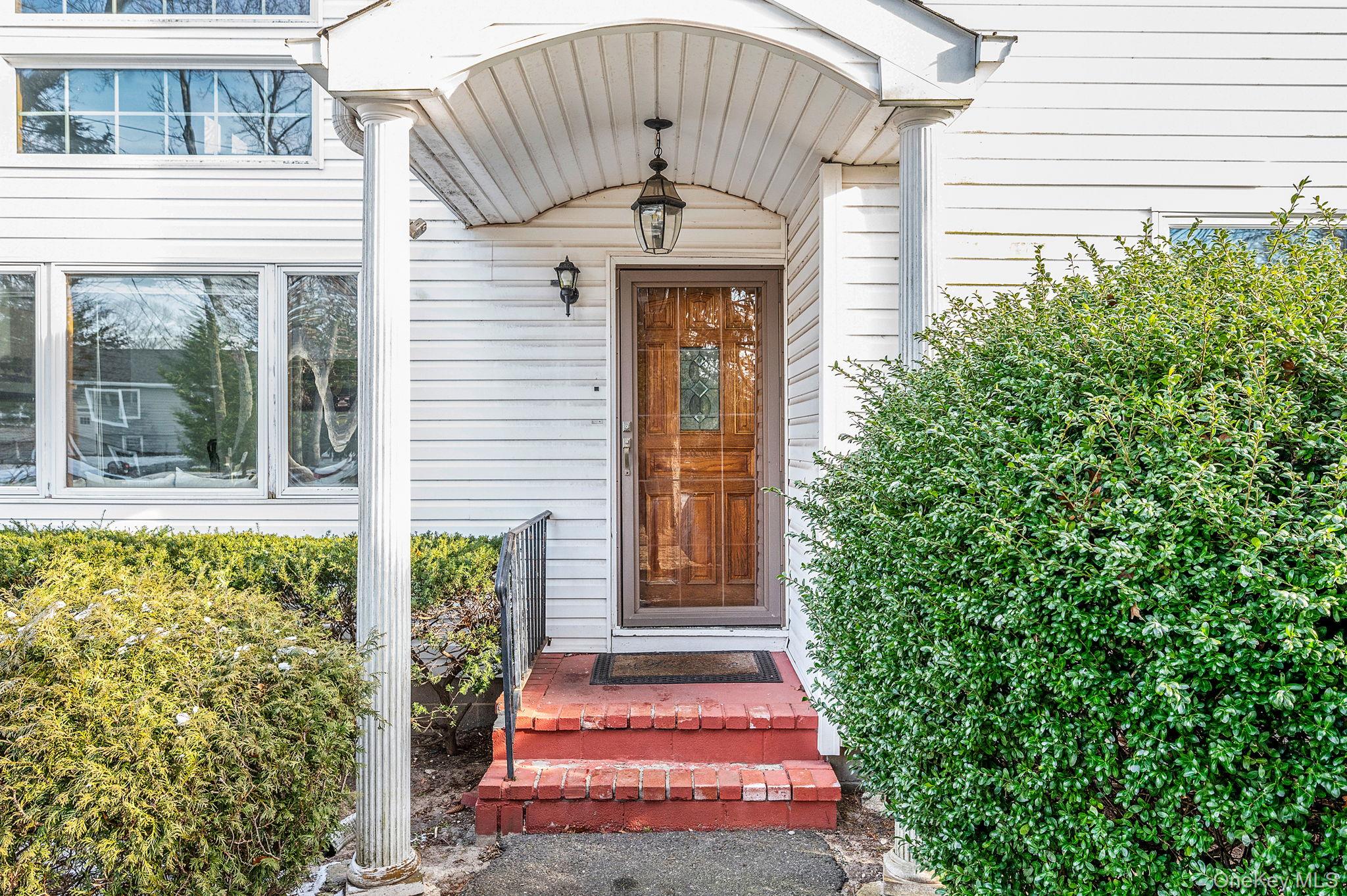 #5 photo, 53 Hewitt Boulevard, Center Moriches , NY 11934