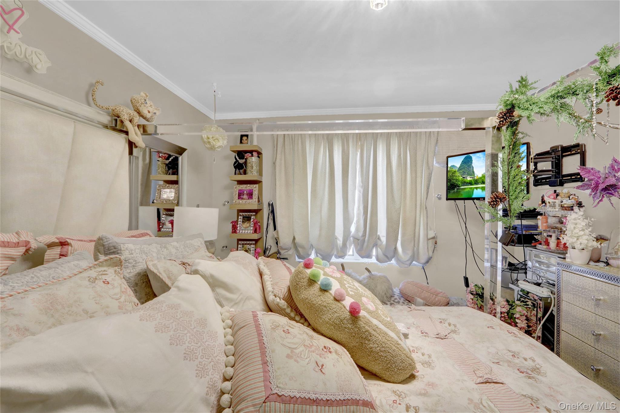 #11 photo, 60-23 77th Place, Middle Village , NY 11379