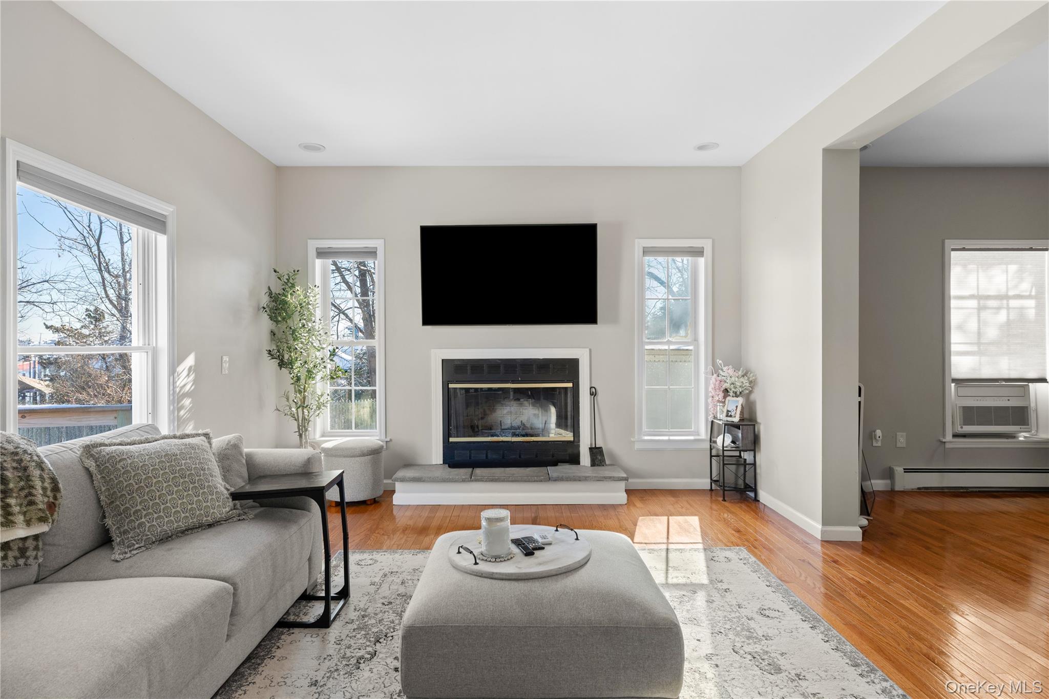 #5 photo, 65 Ocean Avenue, Bay Shore , NY 11706