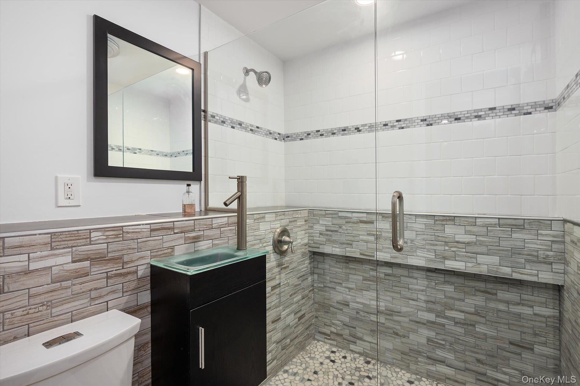 #17 photo, 1 Park Court, Smithtown , NY 11787