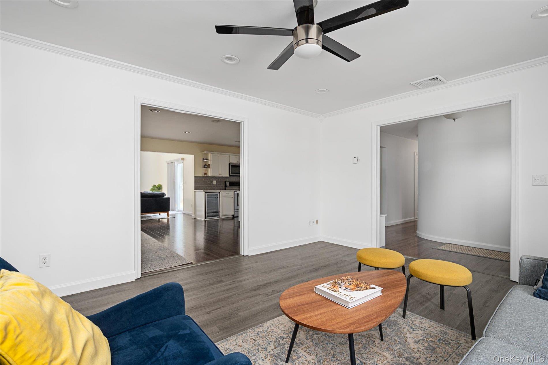 #5 photo, 1 Park Court, Smithtown , NY 11787