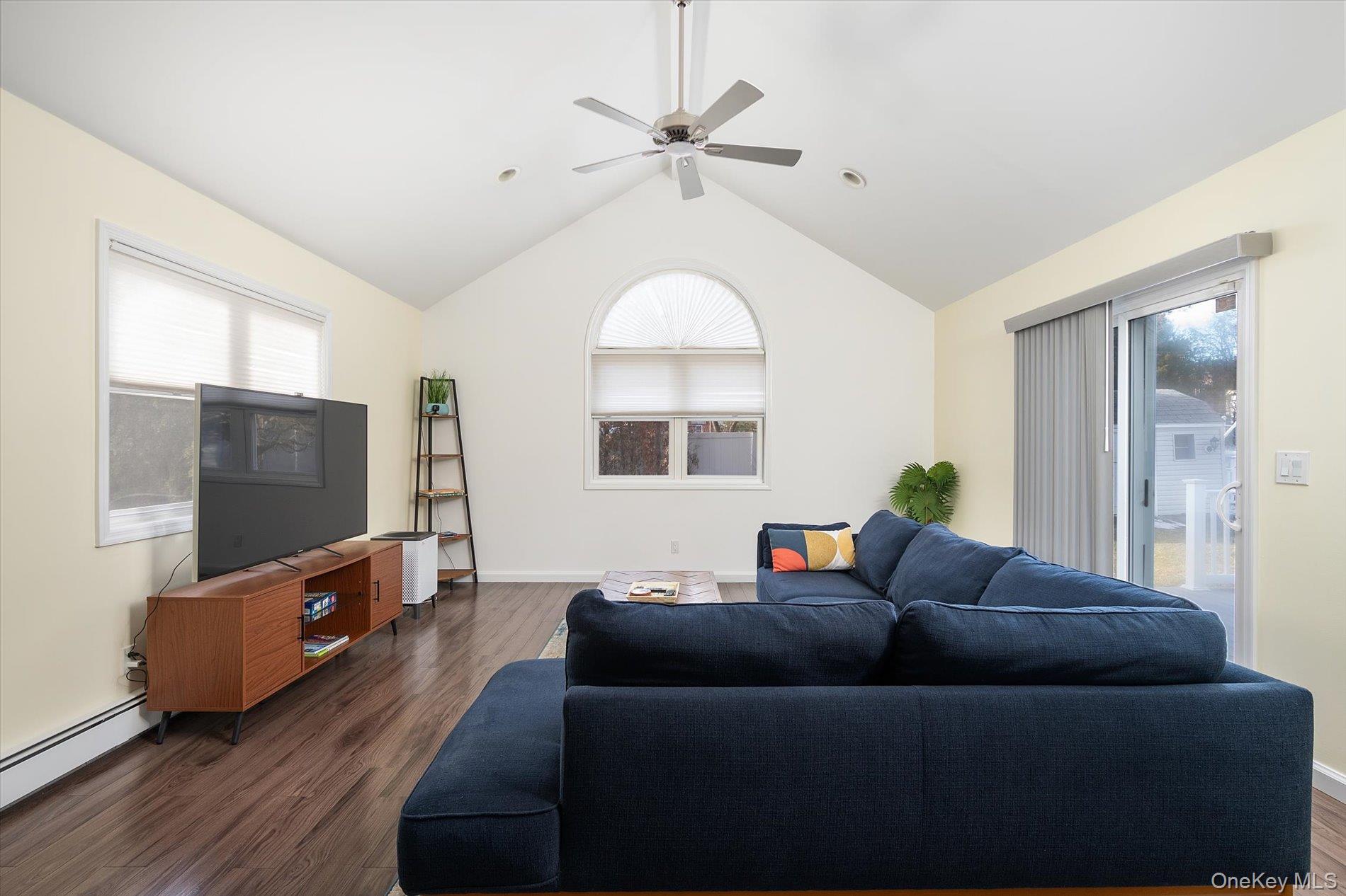 #9 photo, 1 Park Court, Smithtown , NY 11787