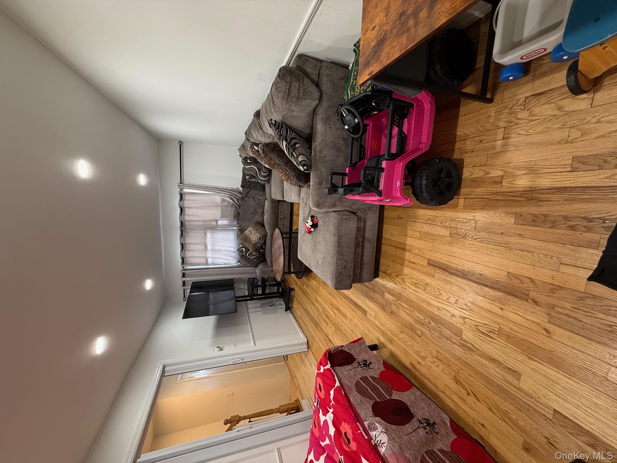 #17 photo, 30 Elissa Lane, Yonkers , NY 10710