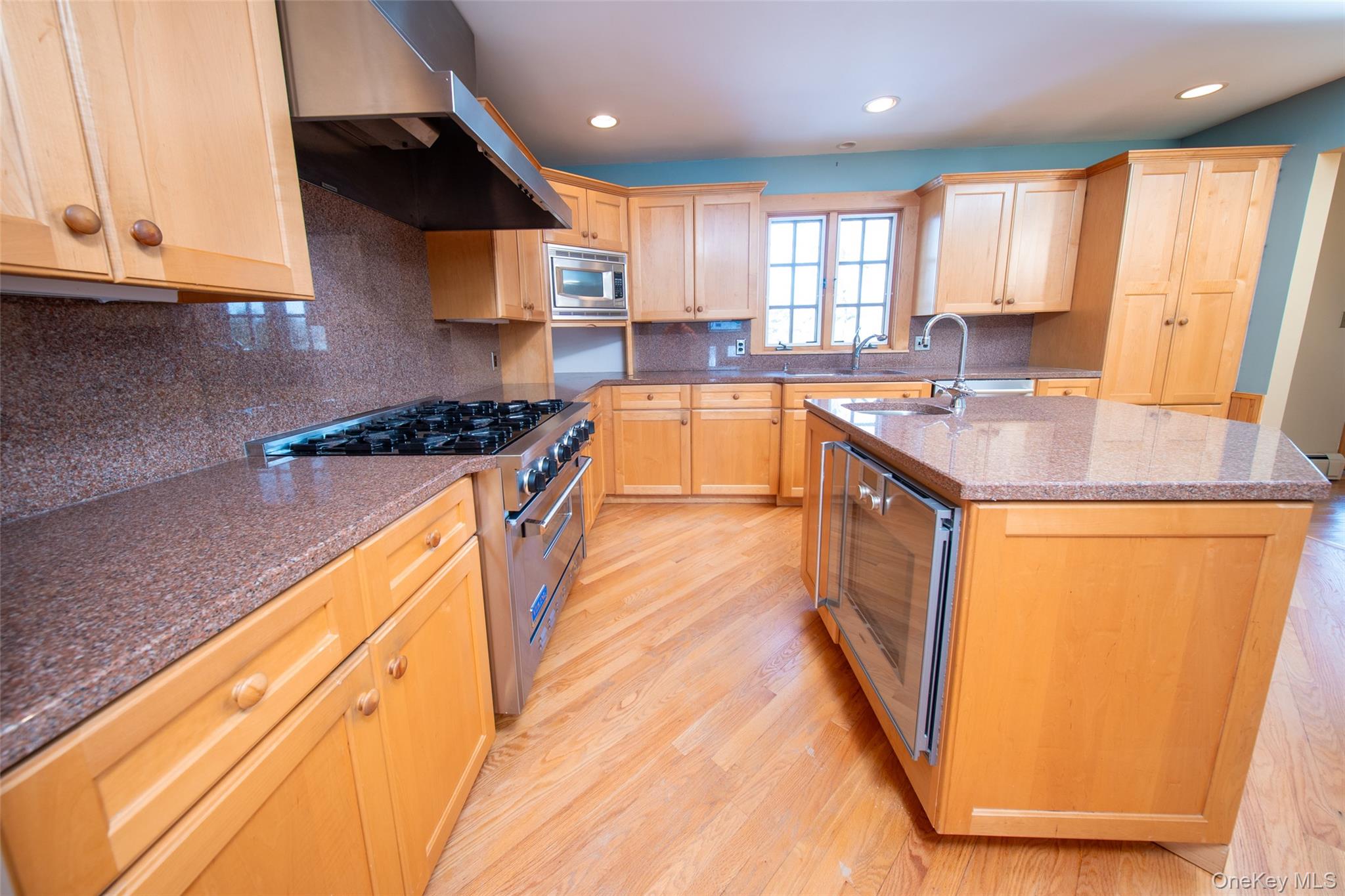 #10 photo, 75 Holland Place, Hartsdale , NY 10530