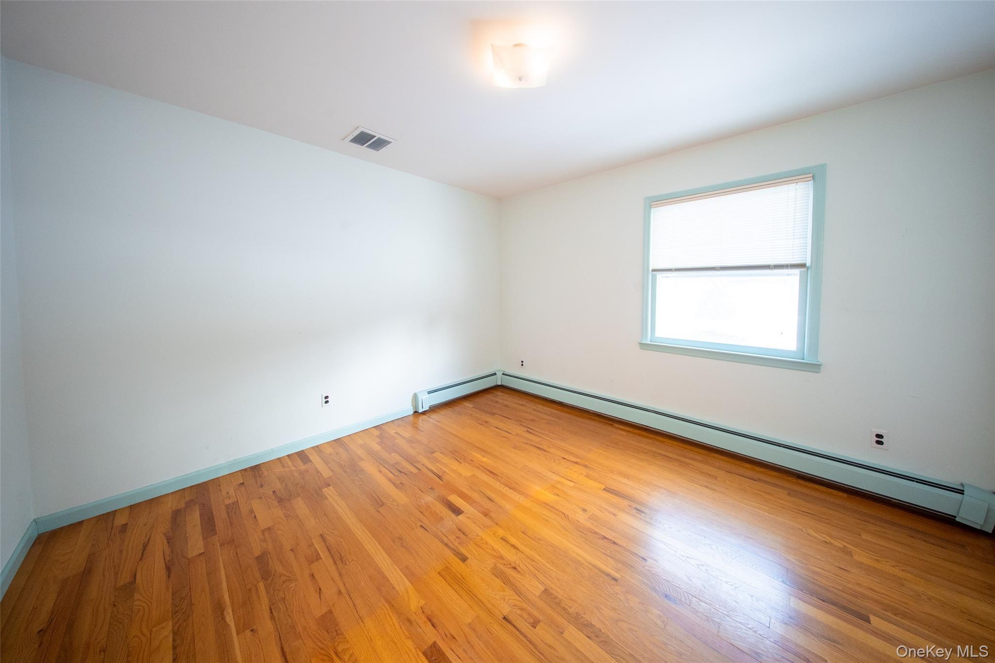 #18 photo, 75 Holland Place, Hartsdale , NY 10530