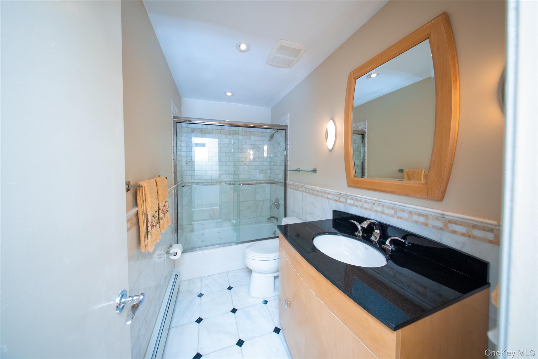 #19 photo, 75 Holland Place, Hartsdale , NY 10530