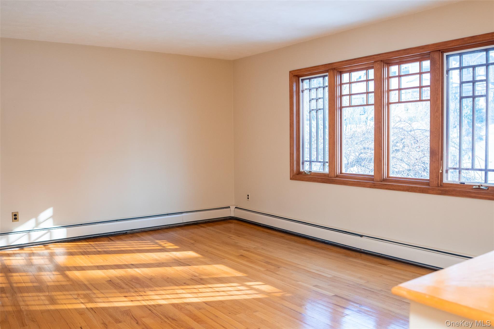 #5 photo, 75 Holland Place, Hartsdale , NY 10530