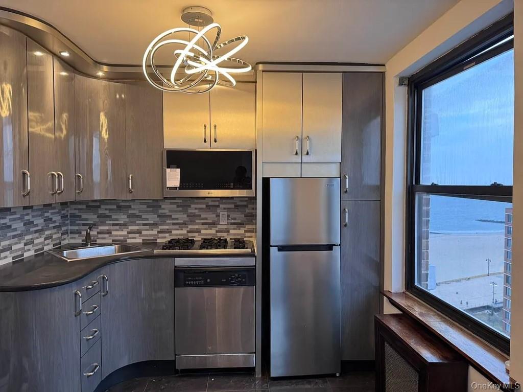 #1 photo, 40 Brighton 1st Road, Brooklyn , NY 11235