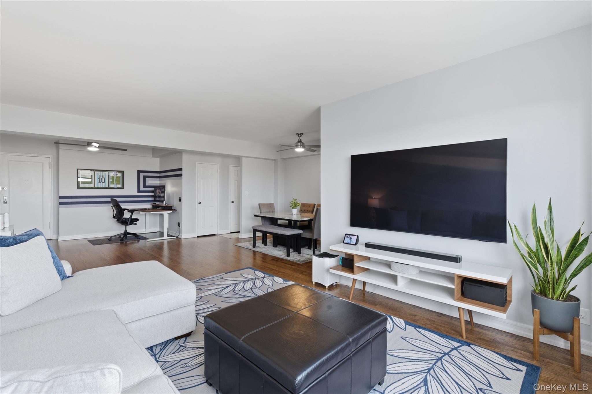 #8 photo, 325 Main Street, White Plains , NY 10601