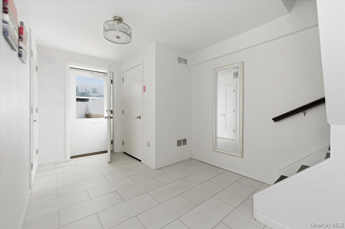 #12 photo, 1003 Huntington Avenue, Bronx , NY 10465