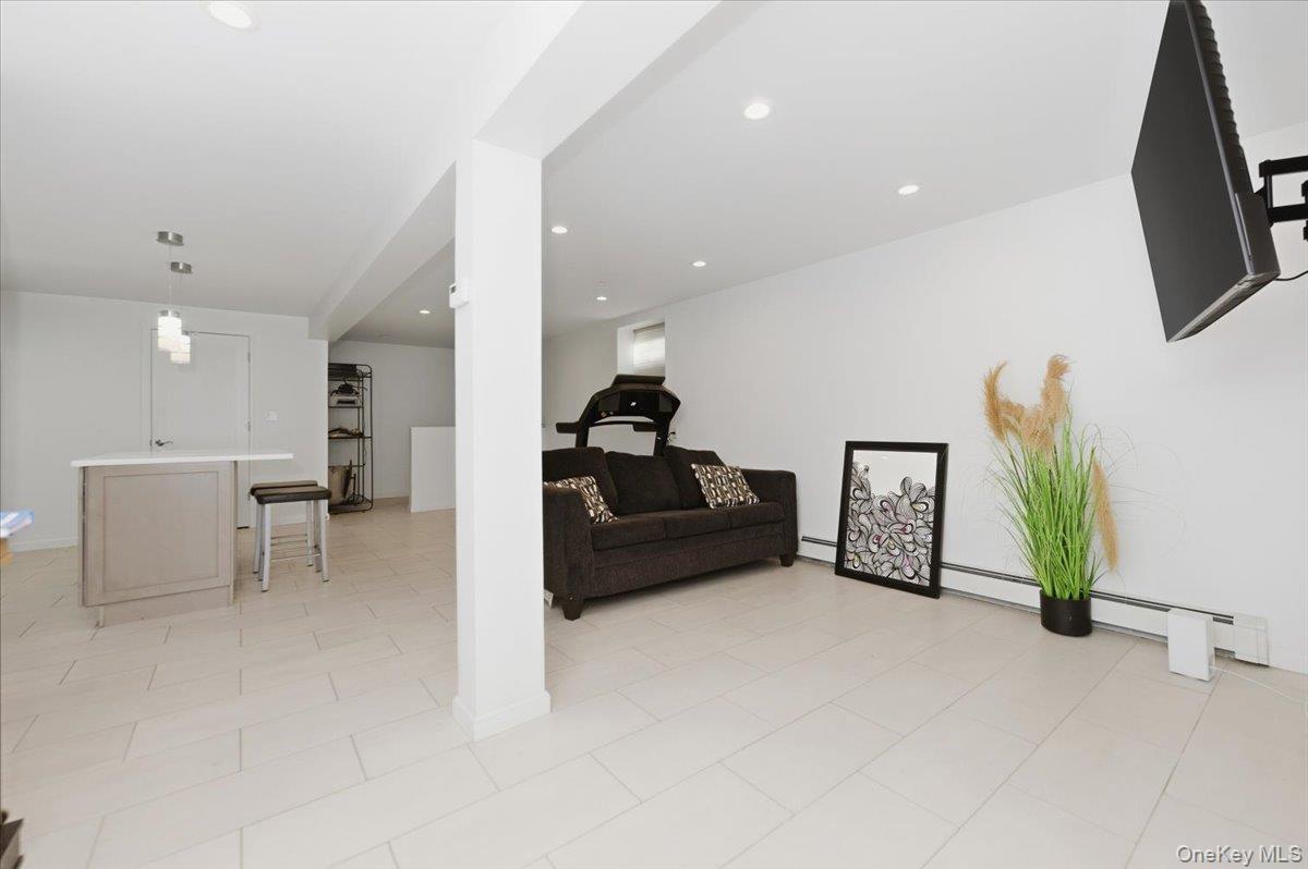 #14 photo, 1003 Huntington Avenue, Bronx , NY 10465