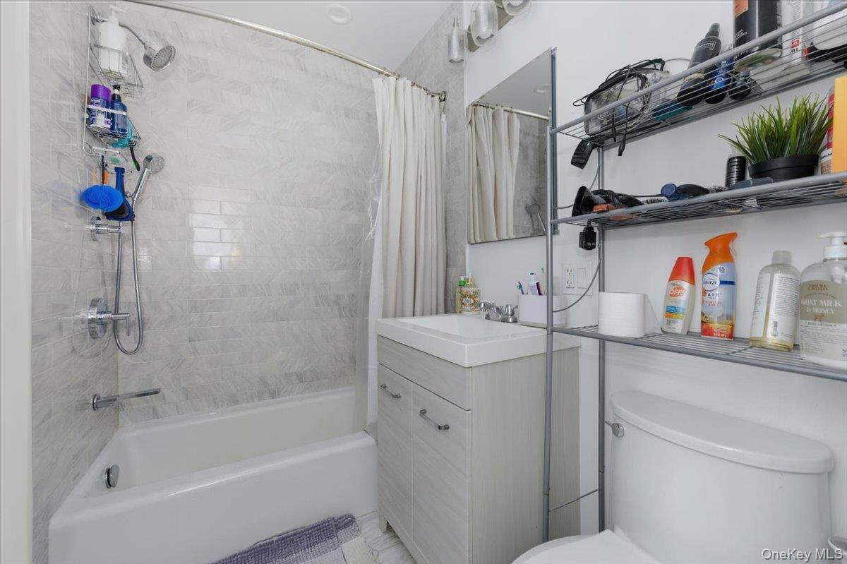 #19 photo, 1003 Huntington Avenue, Bronx , NY 10465