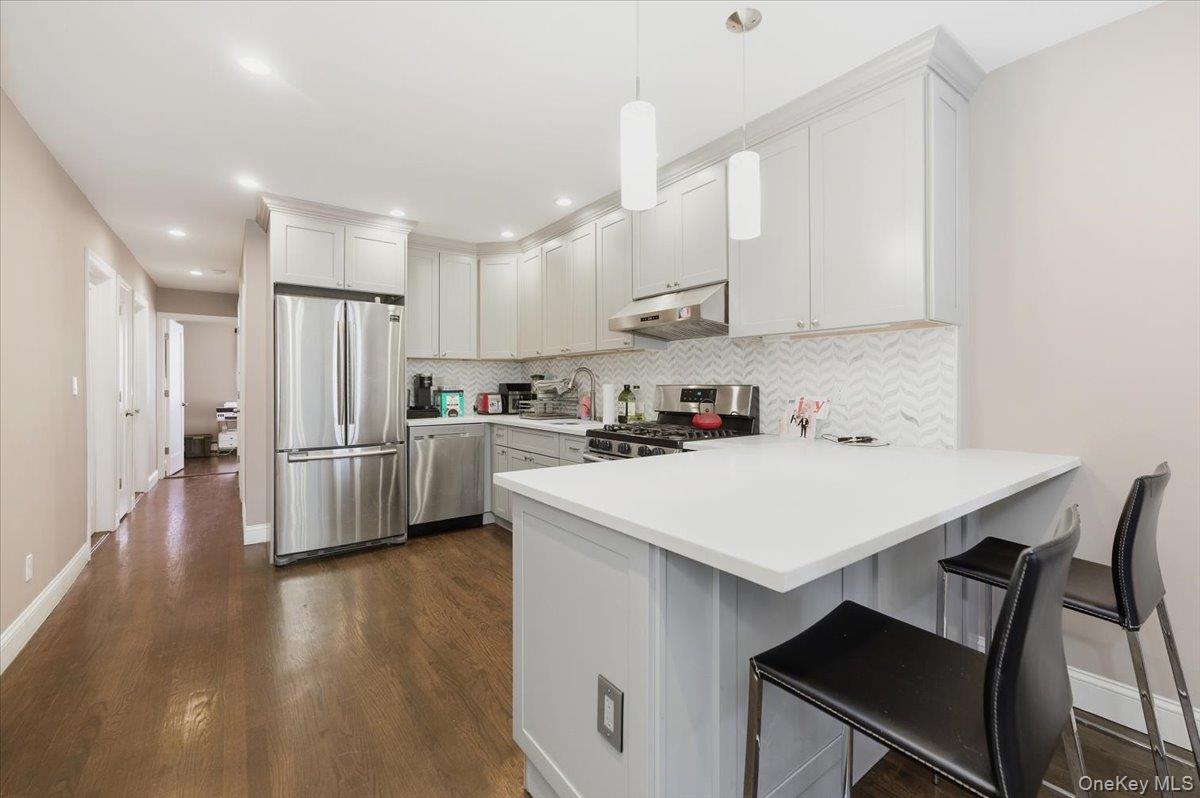 #4 photo, 1003 Huntington Avenue, Bronx , NY 10465