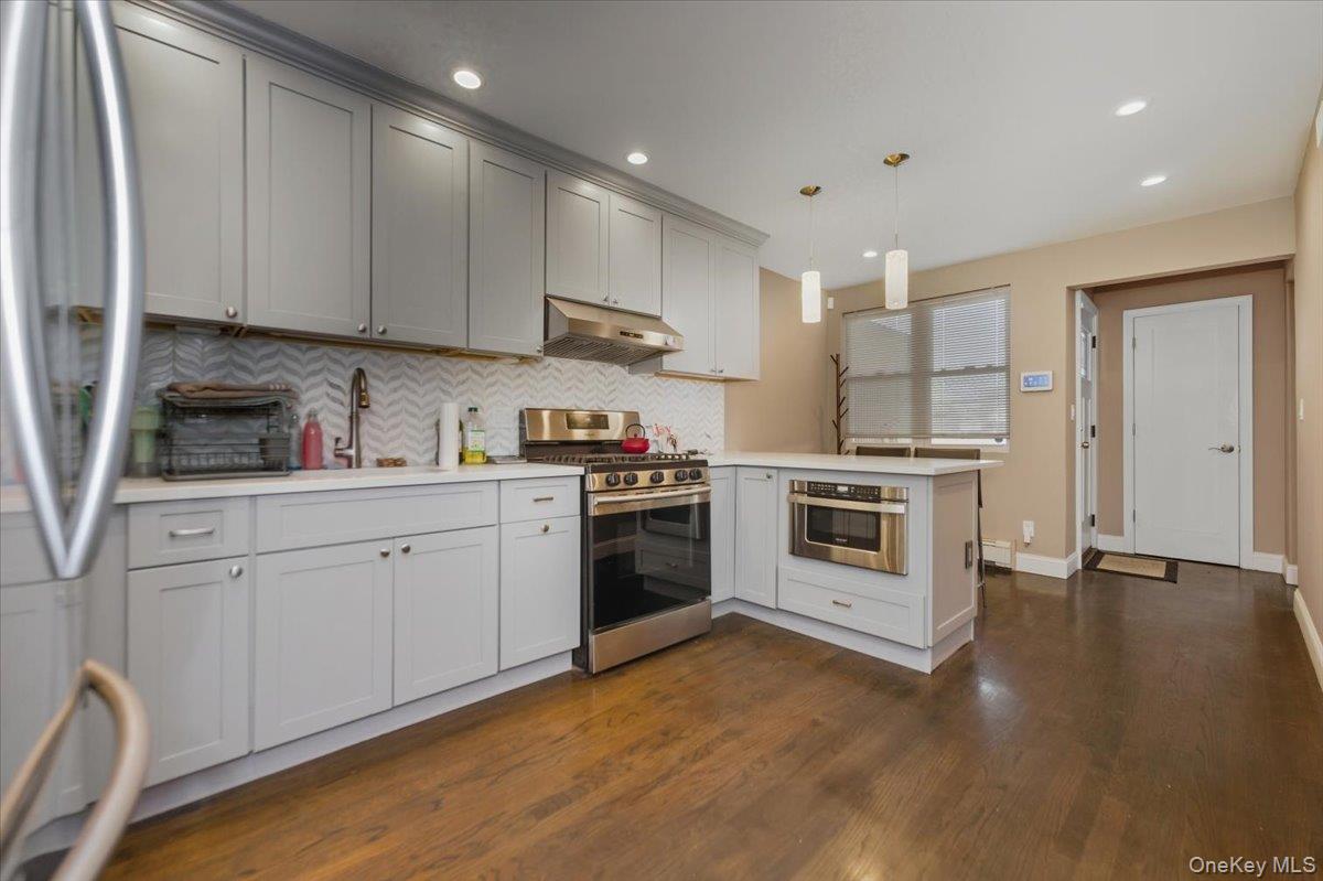 #6 photo, 1003 Huntington Avenue, Bronx , NY 10465