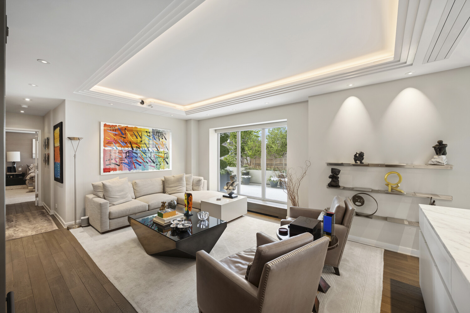 #17 photo, 2 5TH Avenue, Greenwich Village , NY 10011