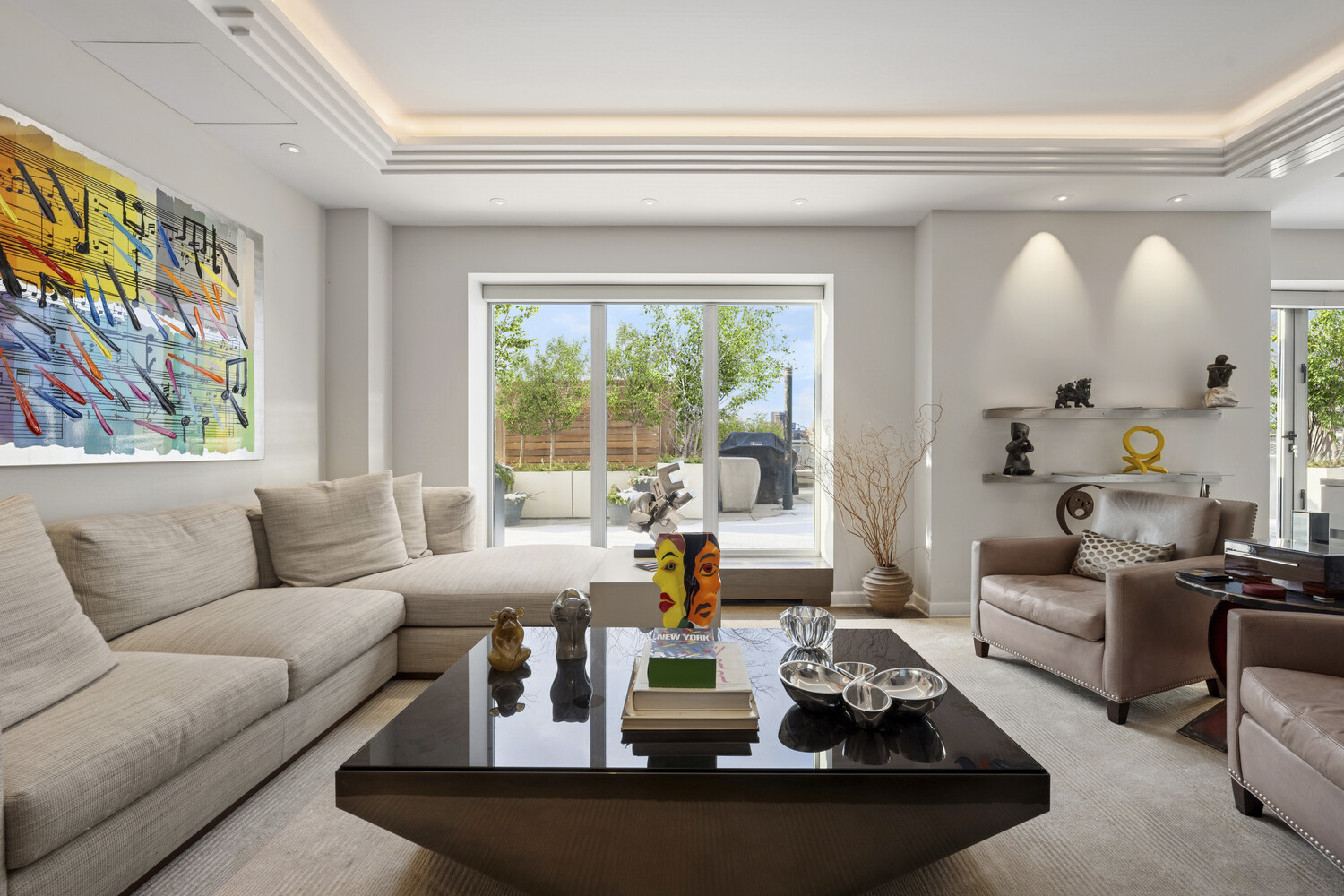 #6 photo, 2 5TH Avenue, Greenwich Village , NY 10011