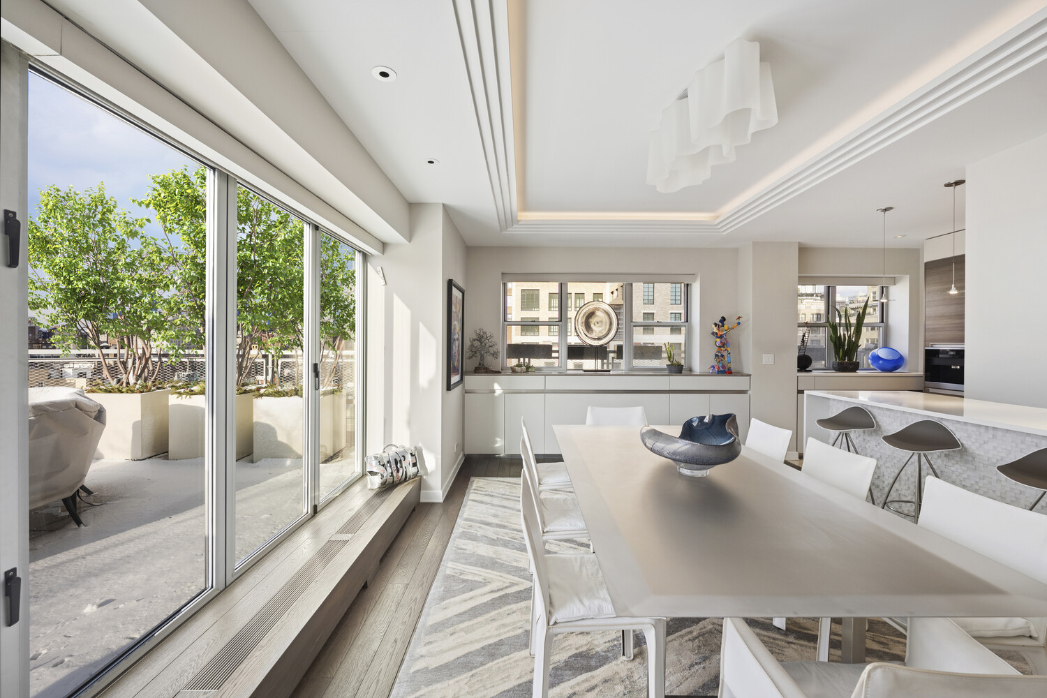 #7 photo, 2 5TH Avenue, Greenwich Village , NY 10011